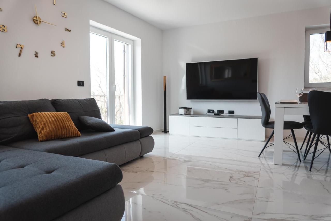 Hisa Kapis With Hot Tube Apartman Koper városi község Kültér fotó